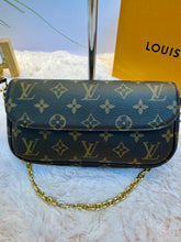 Load image into Gallery viewer, LOUIS VUITTON
Monogram Canvas Ivy Bag