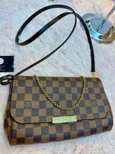 Load image into Gallery viewer, LOUIS VUITTON
Damier Canvas Favorite MM Bag with Long strap removable