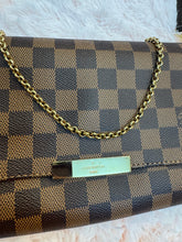 Load image into Gallery viewer, LOUIS VUITTON
Damier Canvas Favorite MM Bag with Long strap removable