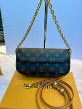 Load image into Gallery viewer, LOUIS VUITTON
Monogram Canvas Ivy Bag