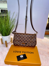 Load image into Gallery viewer, LOUIS VUITTON
Damier Canvas Favorite MM Bag with Long strap removable