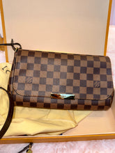 Load image into Gallery viewer, LOUIS VUITTON
Damier Canvas Favorite MM Bag with Long strap removable