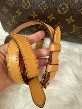 Load image into Gallery viewer, Louis Vuitton Speedy 35 Monogram Bandouliere