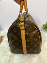 Load image into Gallery viewer, Louis Vuitton Speedy 35 Monogram Bandouliere