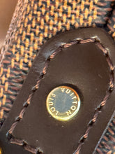 Load image into Gallery viewer, LOUIS VUITTON
Damier Canvas Favorite MM Bag with Long strap removable