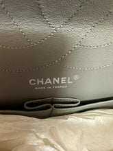 Load image into Gallery viewer, CHANEL Caviar Iridescent Re-Issue 226 Limited Edition