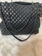 Load image into Gallery viewer, CHANEL Bubble Quilted Tote MM