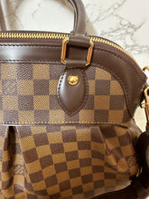 Load image into Gallery viewer, LOUIS VUITTON Damier Ebene Trevi PM