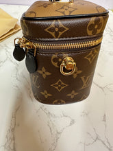 Load image into Gallery viewer, LOUIS VUITTON Vanity Autres Toiles Monogram
