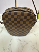 Load image into Gallery viewer, LOUIS VUITTON Damier Ebene Ipanema