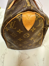 Load image into Gallery viewer, LOUIS VUITTON Monogram Speedy 30