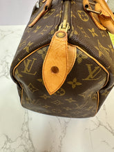 Load image into Gallery viewer, LOUIS VUITTON Monogram Speedy 30