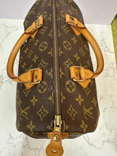 Load image into Gallery viewer, LOUIS VUITTON Monogram Speedy 30