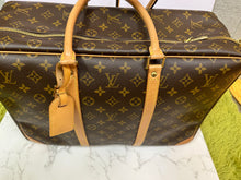 Load image into Gallery viewer, LOUIS VUITTON Monogram Sirius 45