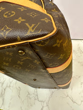 Load image into Gallery viewer, LOUIS VUITTON Monogram Canvas Carryall Bag