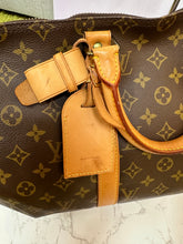 Load image into Gallery viewer, LOUIS VUITTON Monogram Keepall 50