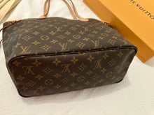 Load image into Gallery viewer, LOUIS VUITTON Neverfull MM