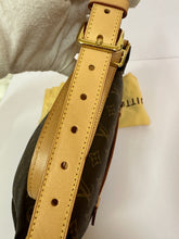 Load image into Gallery viewer, LOUIS VUITTON Monogram Canvas Bumbag