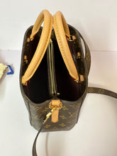 Load image into Gallery viewer, LOUIS VUITTON Monogram Montaigne BB