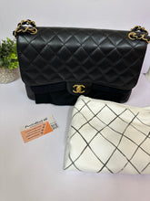 Load image into Gallery viewer, CHANEL Jumbo Classic Caviar Double Flap