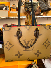 Load image into Gallery viewer, LOUIS VUITTON Monogram Reverse On-The-Go MM