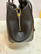 Load image into Gallery viewer, LOUIS VUITTON Empreinte Montaigne MM - Black