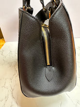 Load image into Gallery viewer, LOUIS VUITTON Empreinte Montaigne MM - Black