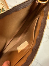 Load image into Gallery viewer, LOUIS VUITTON Multi Pochette Accessoires - Khaki