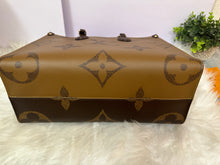Load image into Gallery viewer, LOUIS VUITTON Reverse Monogram On-The-Go MM