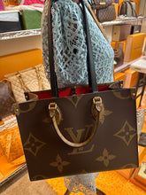 Load image into Gallery viewer, LOUIS VUITTON Reverse Monogram On-The-Go MM
