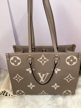 Load image into Gallery viewer, LOUIS VUITTON Empreinte On-The-Go MM Cream/Dove