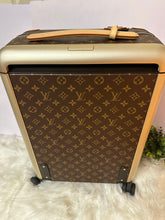 Load image into Gallery viewer, LOUIS VUITTON Monogram Horizon 55