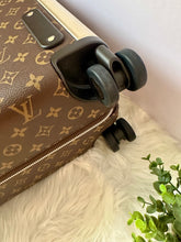 Load image into Gallery viewer, LOUIS VUITTON Monogram Horizon 55