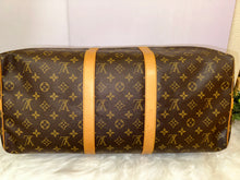 Load image into Gallery viewer, LOUIS VUITTON Monogram Keepall 50 Bandoulière