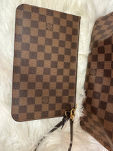 Load image into Gallery viewer, LOUIS VUITTON Damier Ebene Neverfull MM
