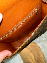 Load image into Gallery viewer, LOUIS VUITTON Monogram St. Cloud