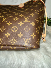 Load image into Gallery viewer, LOUIS VUITTON Neverfull MM Burgundy Interior