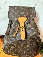 Load image into Gallery viewer, LOUIS VUITTON Monogram Montsouris GM