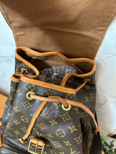 Load image into Gallery viewer, LOUIS VUITTON Monogram Montsouris GM
