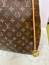 Load image into Gallery viewer, LOUIS VUITTON Artsy Monogram MM