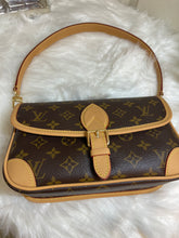 Load image into Gallery viewer, Louis Vuitton Diane