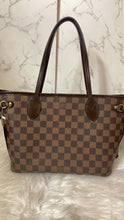 Load image into Gallery viewer, LOUIS VUITTON Neverfull Damier Ebene PM