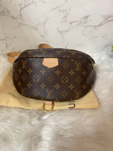 Load image into Gallery viewer, LOUIS VUITTON Bumbag Monogram Canvas