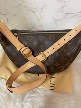 Load image into Gallery viewer, LOUIS VUITTON Bumbag Monogram Canvas