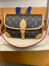 Load image into Gallery viewer, Louis Vuitton Diane