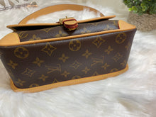 Load image into Gallery viewer, Louis Vuitton Diane