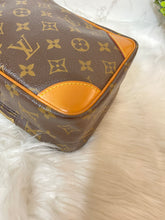 Load image into Gallery viewer, LOUIS VUITTON Amazone