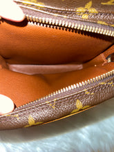 Load image into Gallery viewer, LOUIS VUITTON Amazone