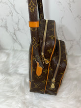 Load image into Gallery viewer, LOUIS VUITTON Amazone