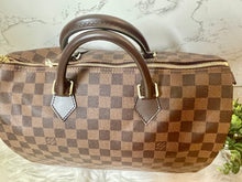 Load image into Gallery viewer, LOUIS VUITTON Damier Canvas Speedy 35